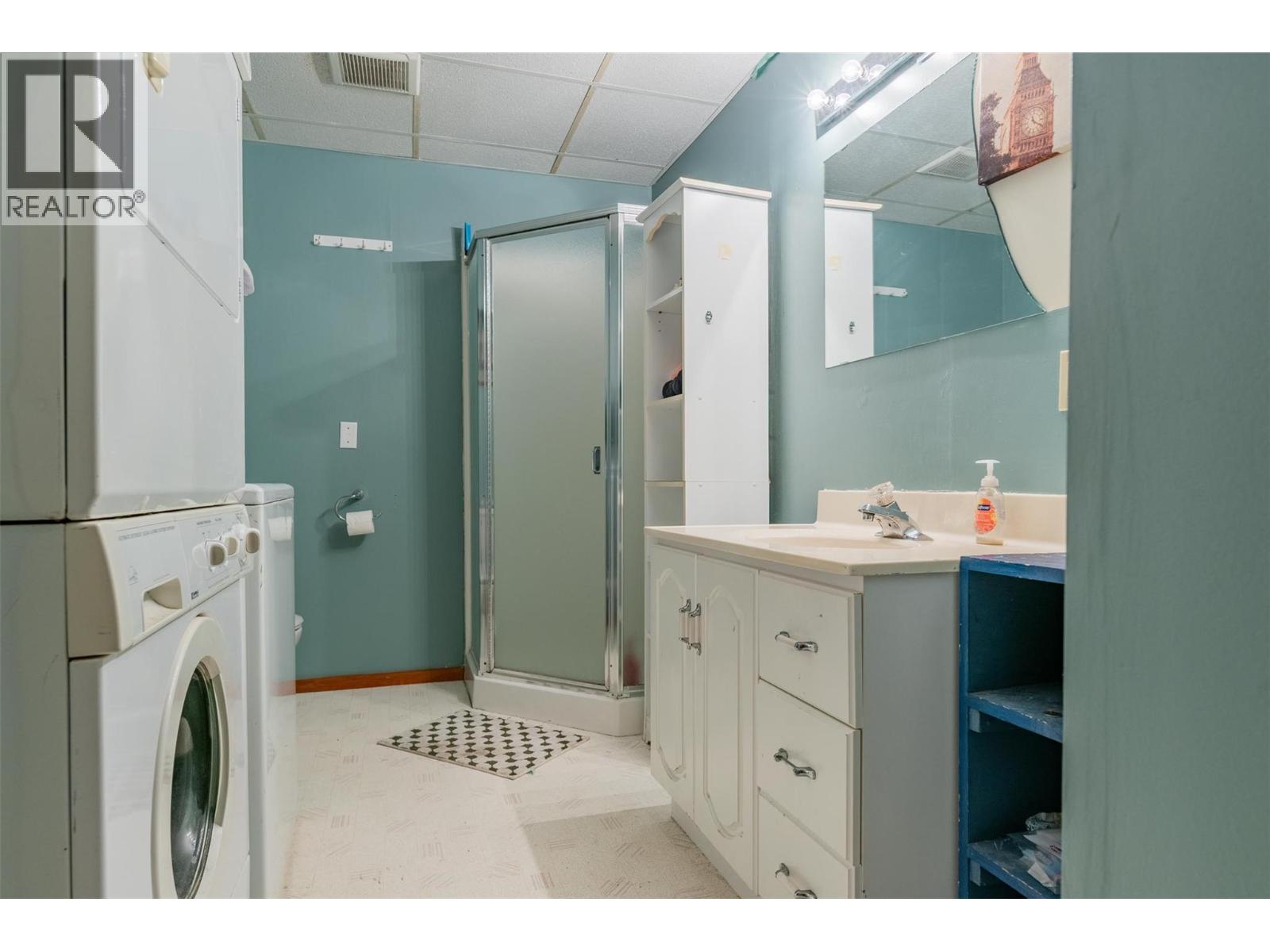 701 10th Avenue, Castlegar