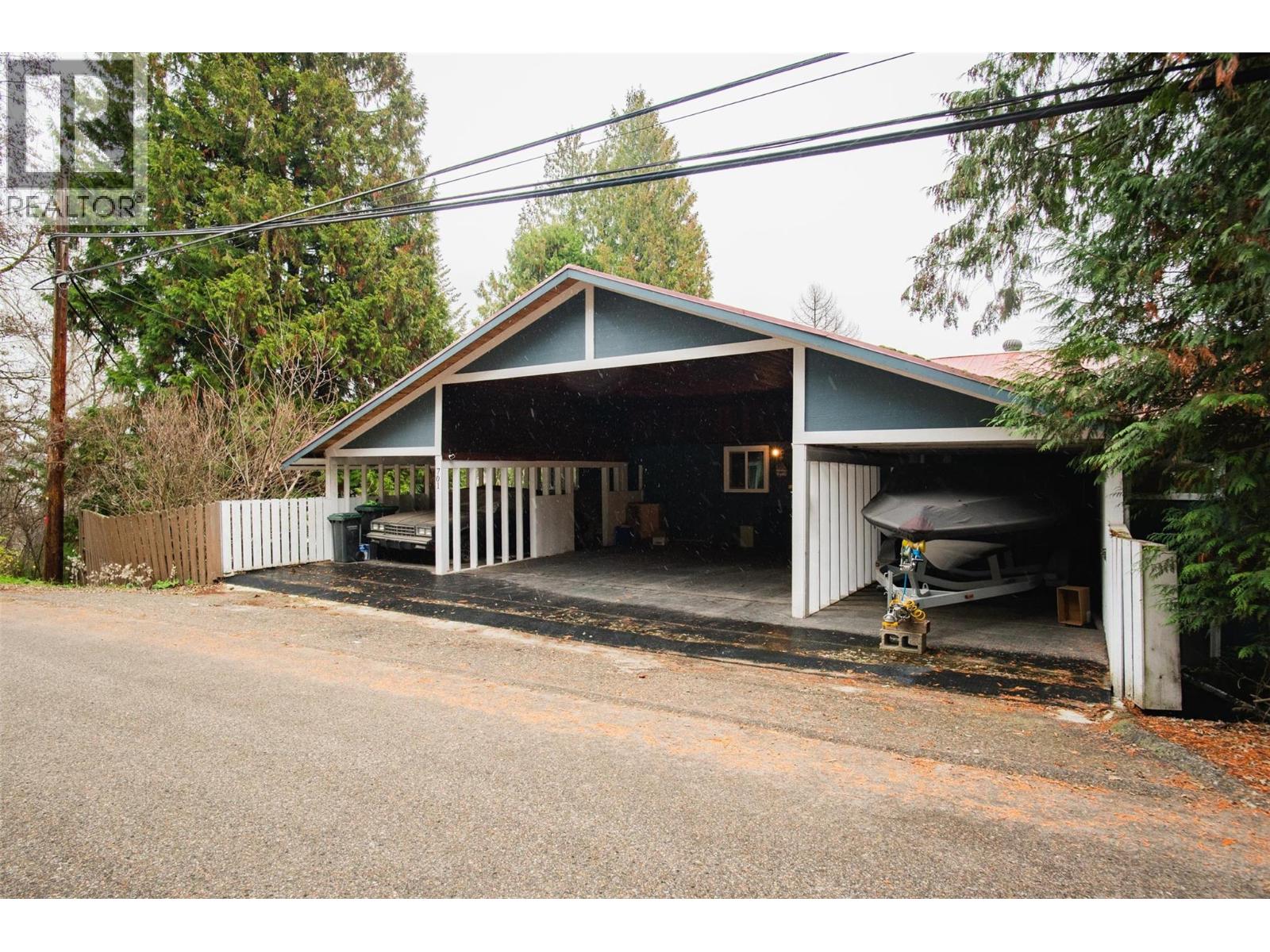 701 10th Avenue, Castlegar