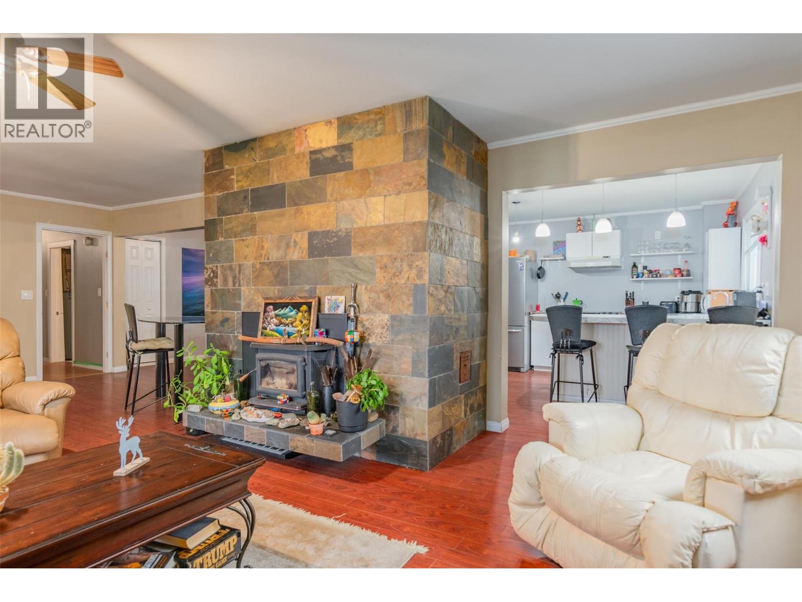 701 10th Avenue, Castlegar