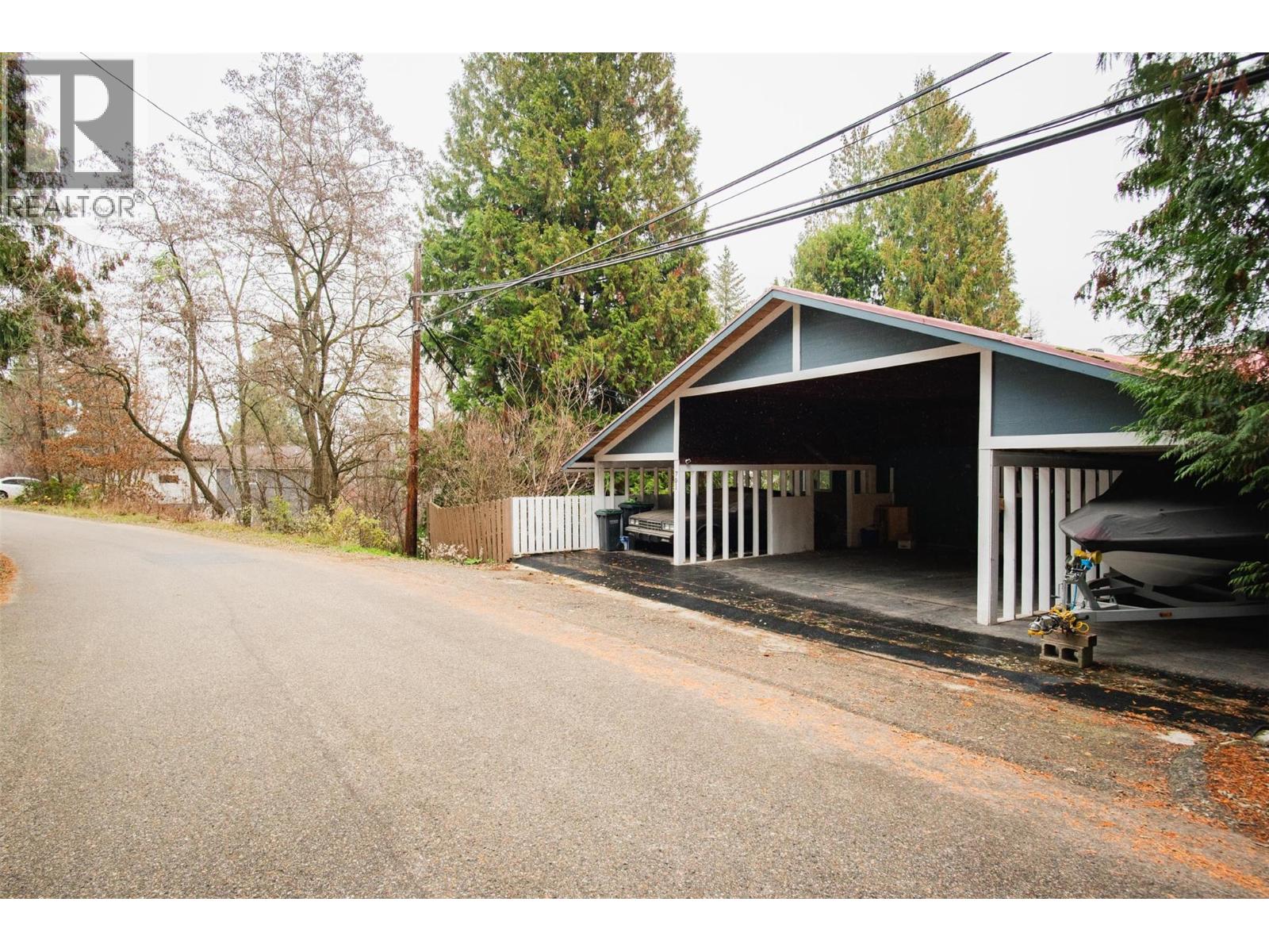 701 10th Avenue, Castlegar