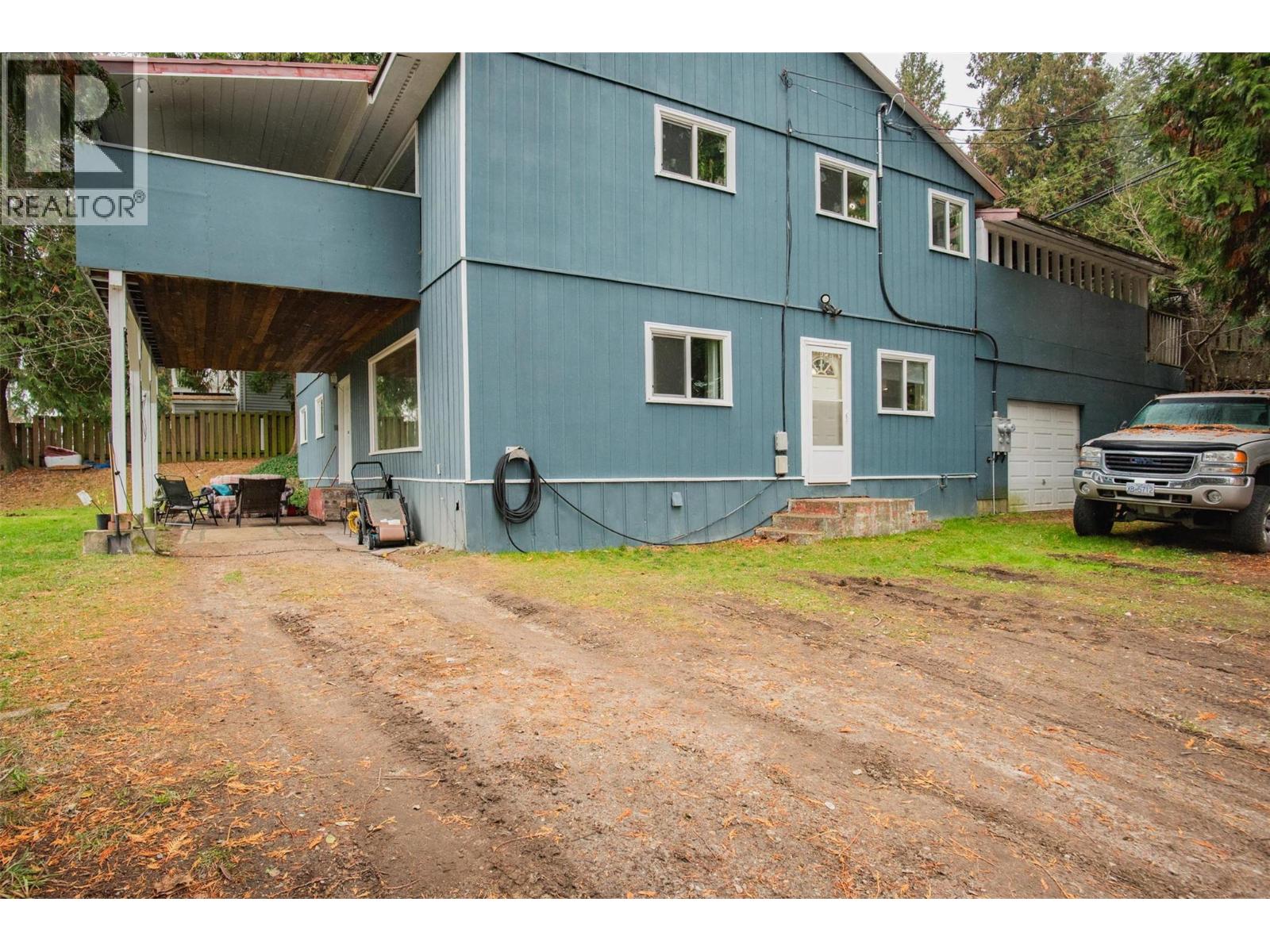 701 10th Avenue, Castlegar