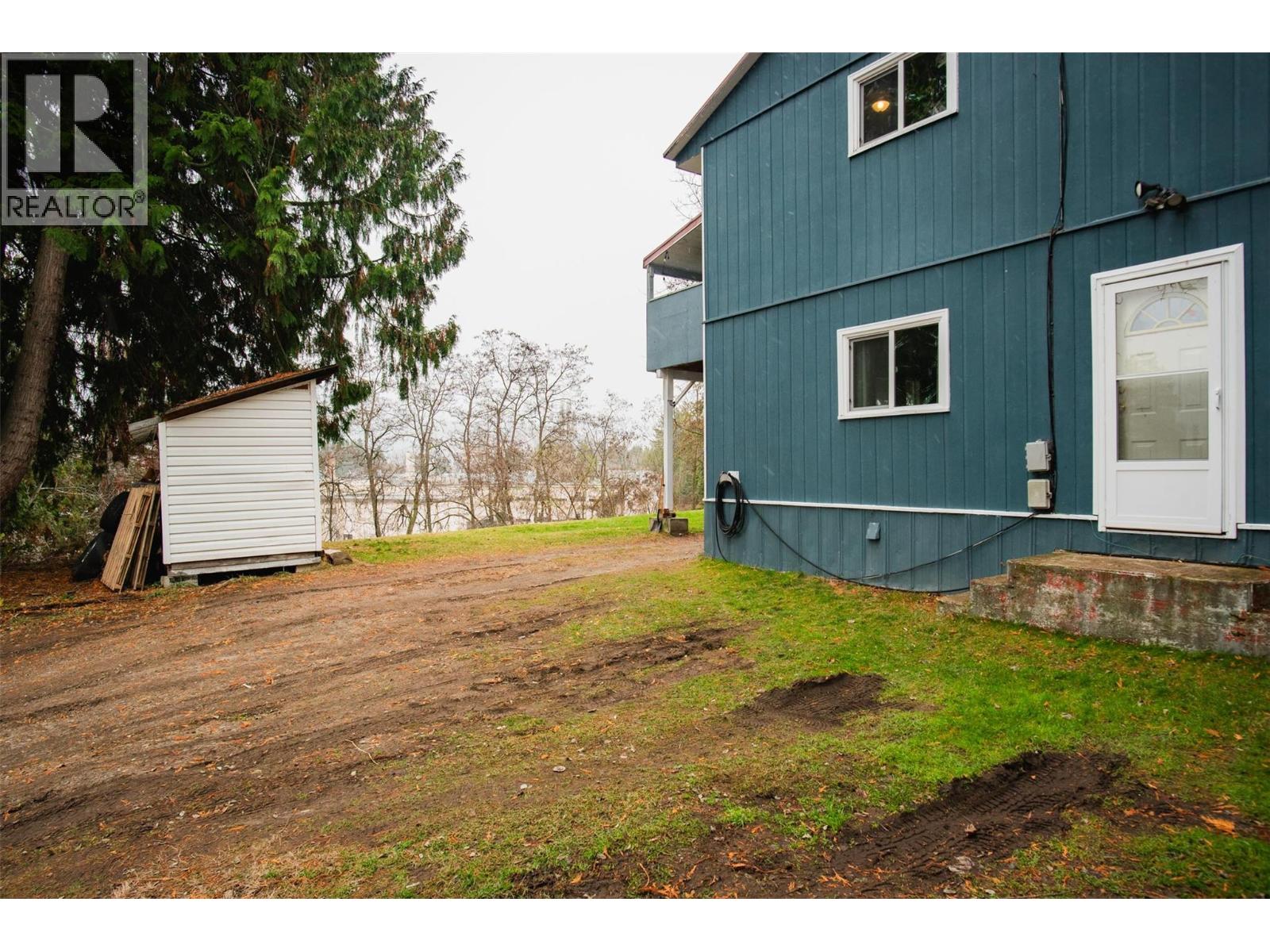 701 10th Avenue, Castlegar