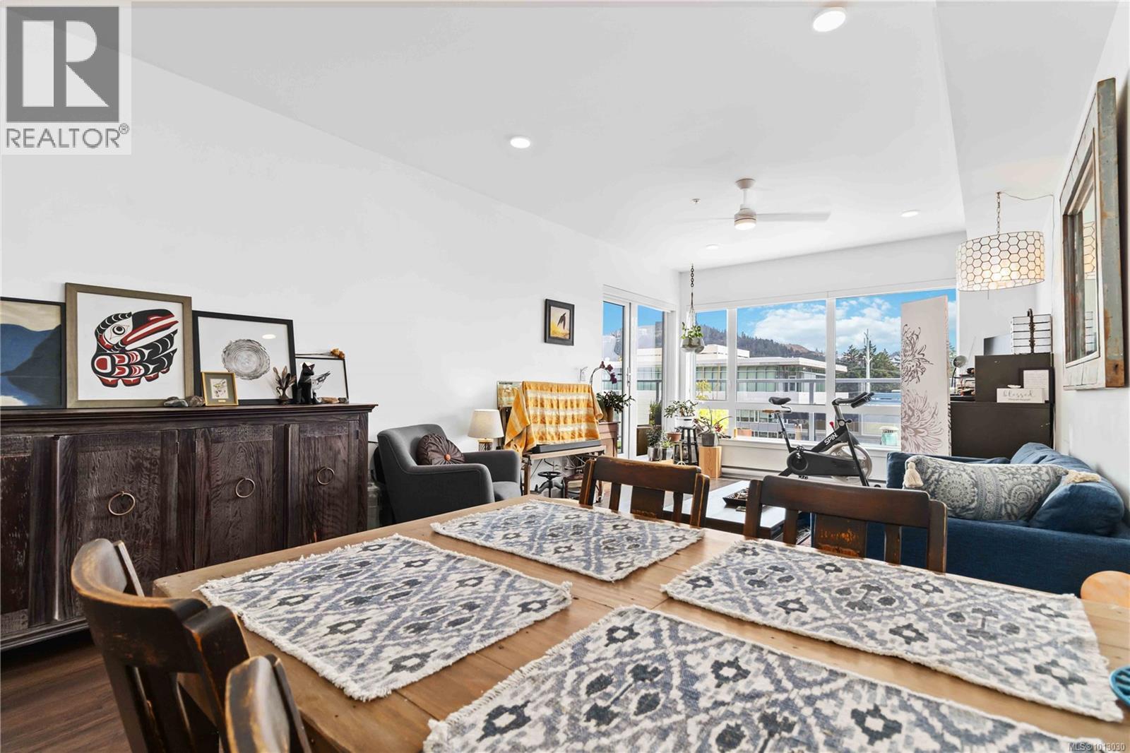 310 1311 Lakepoint Way, Langford