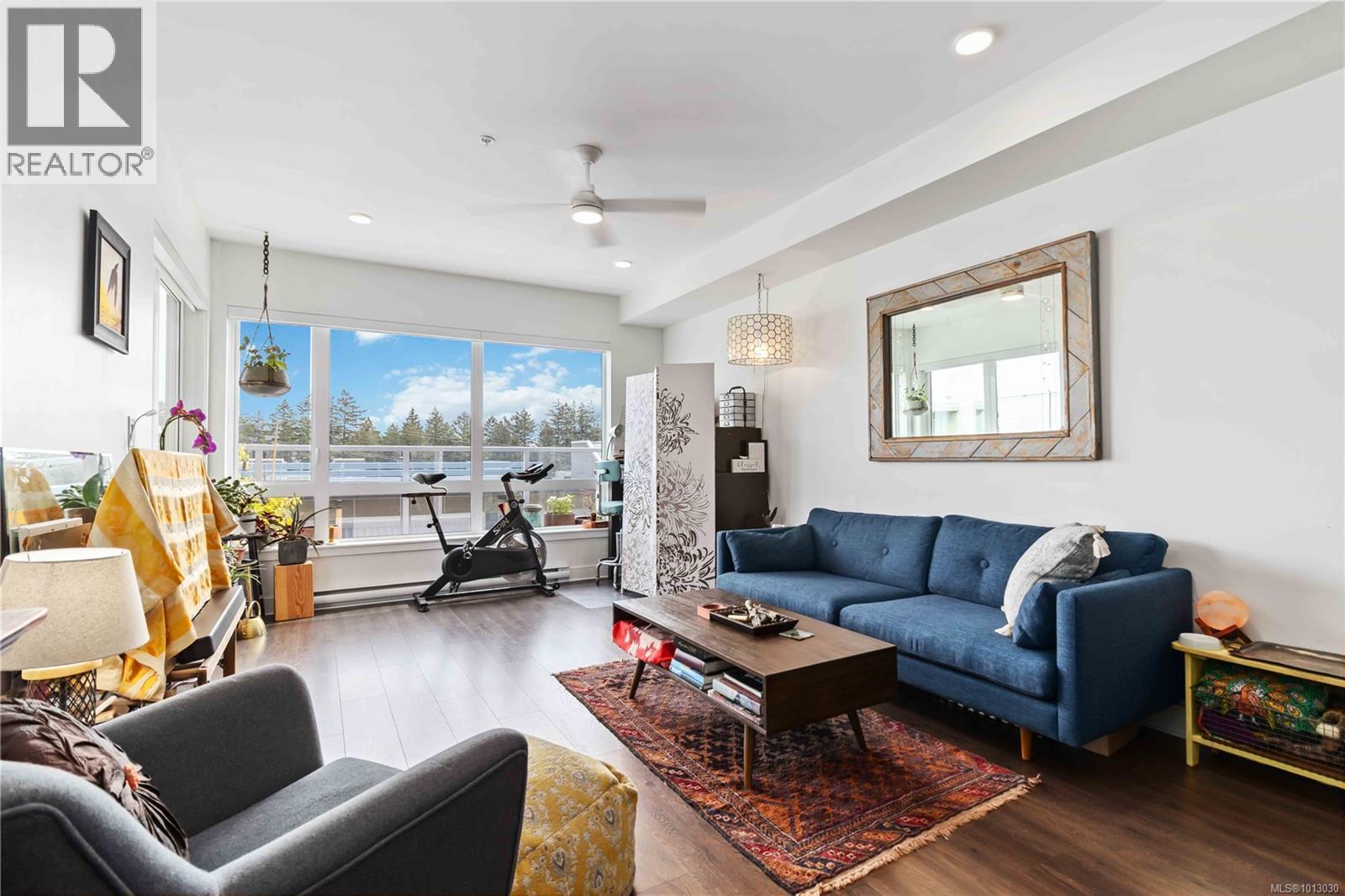 310 1311 Lakepoint Way, Langford