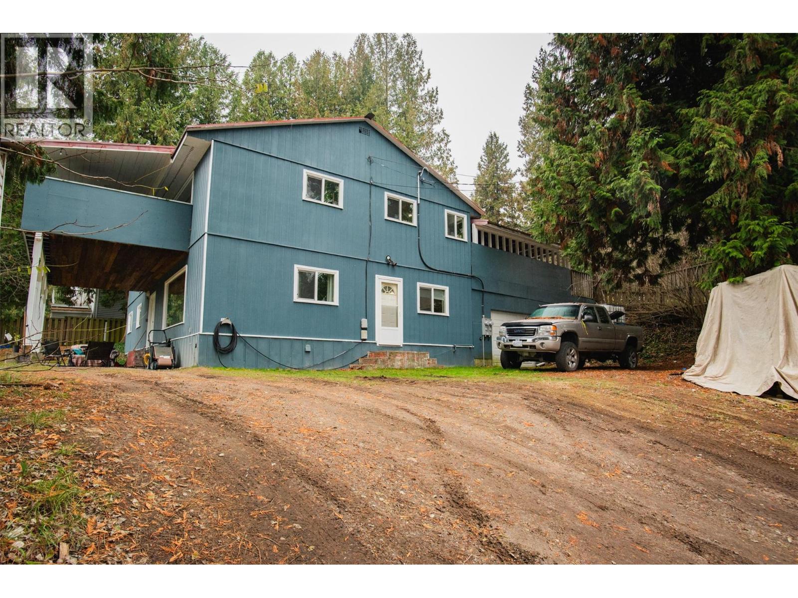 701 10th Avenue, Castlegar