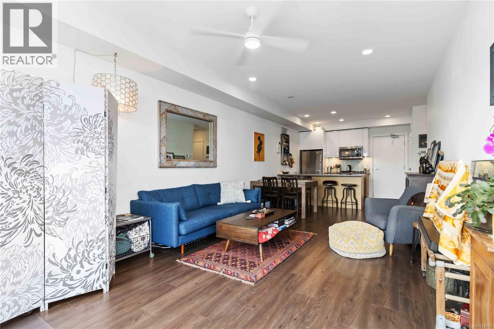 310 1311 Lakepoint Way, Langford