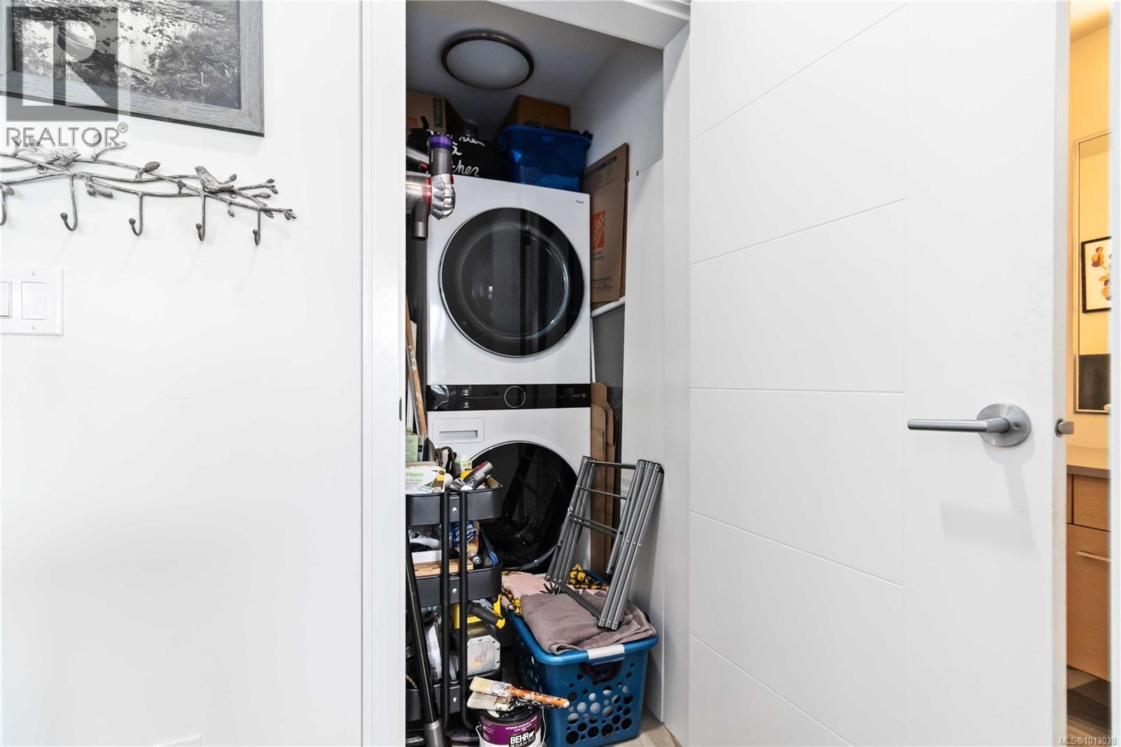 310 1311 Lakepoint Way, Langford