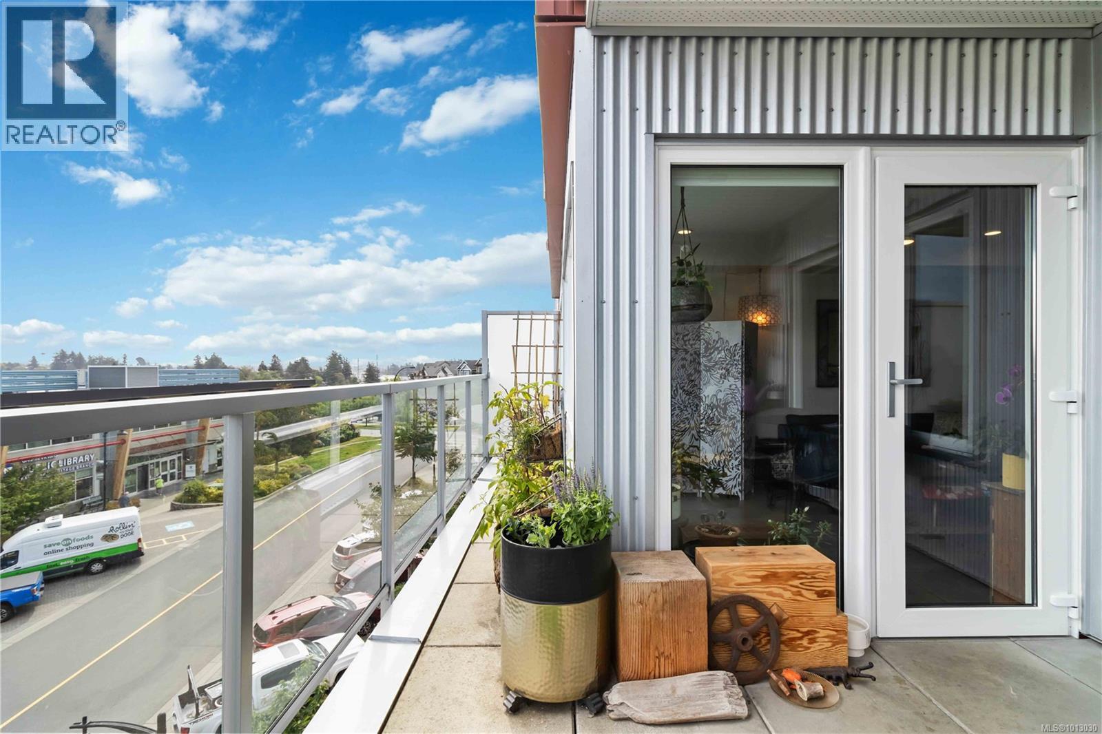 310 1311 Lakepoint Way, Langford