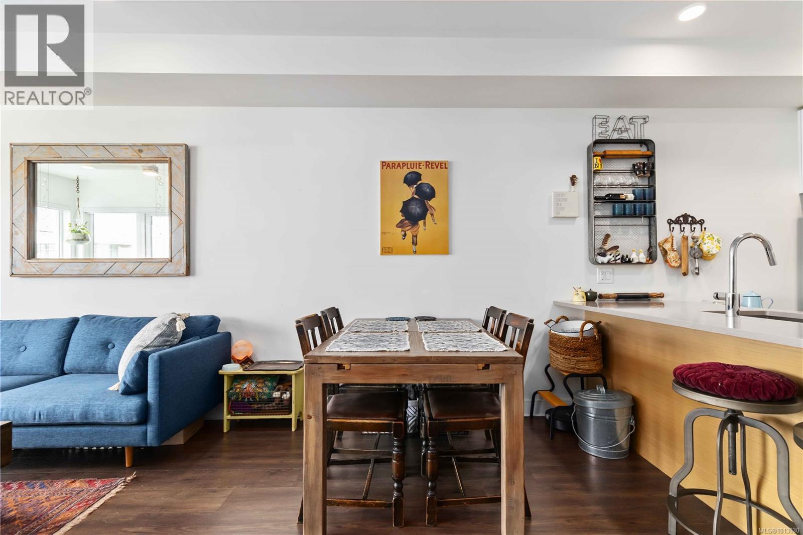 310 1311 Lakepoint Way, Langford