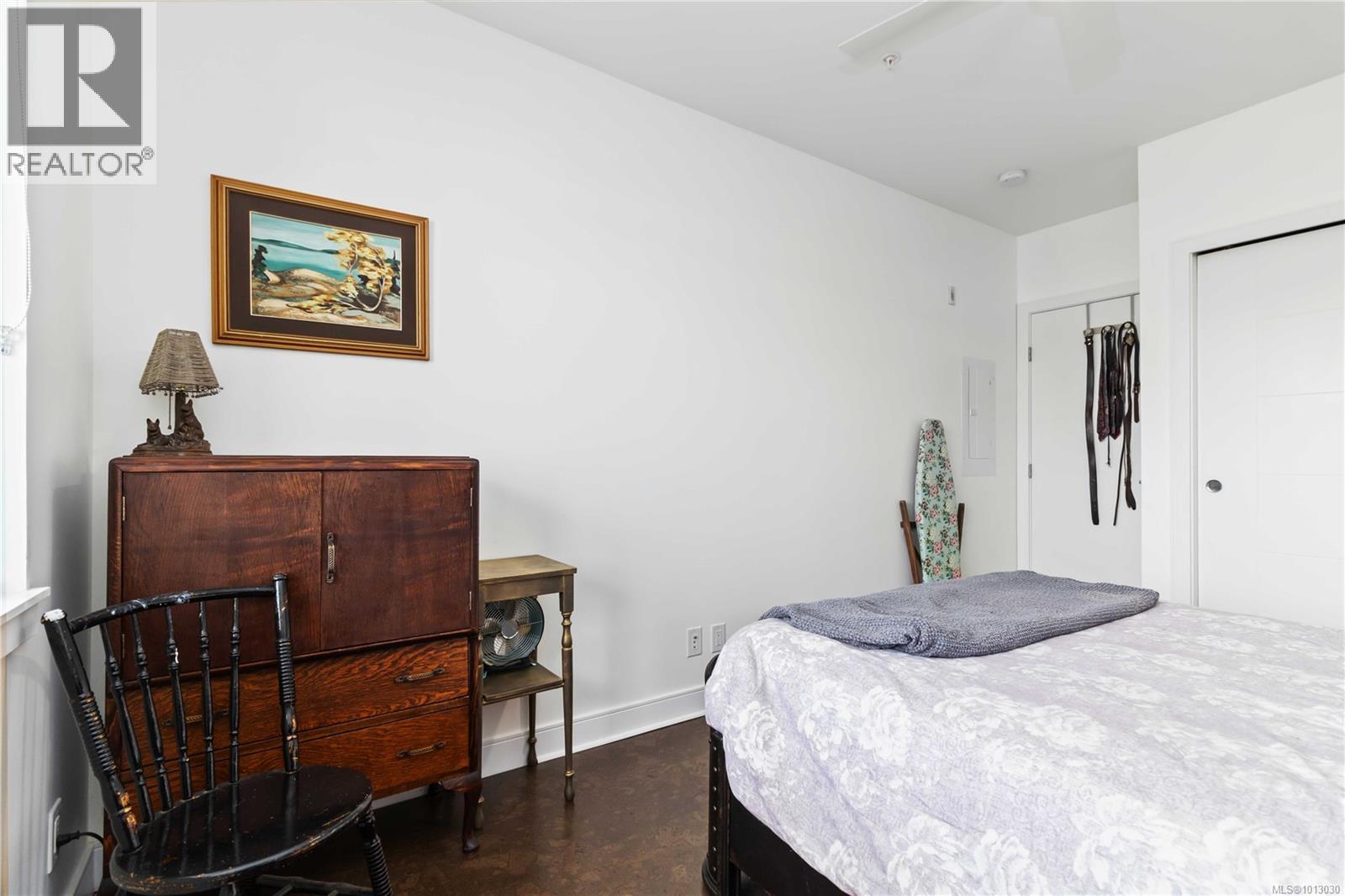 310 1311 Lakepoint Way, Langford