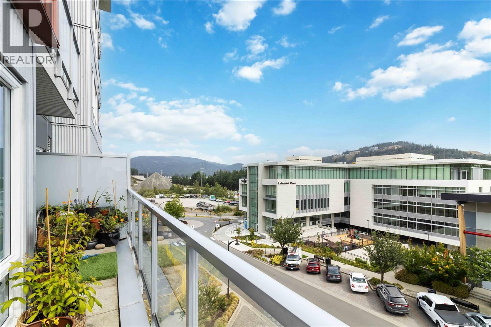 310 1311 Lakepoint Way, Langford