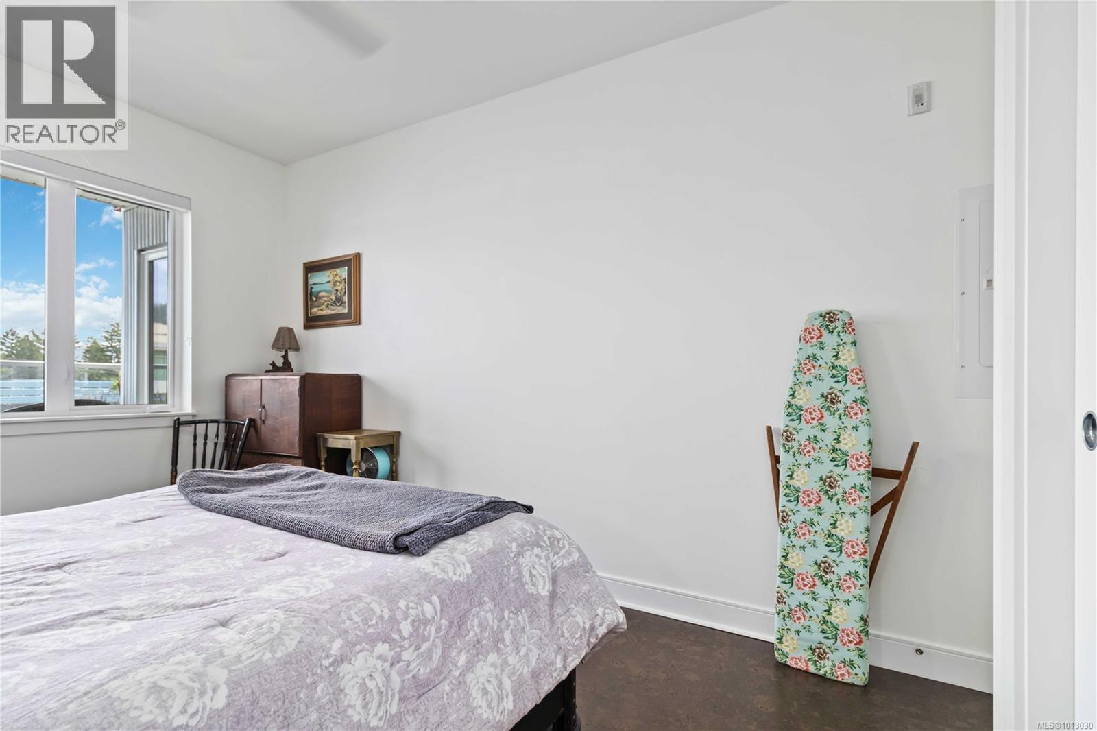 310 1311 Lakepoint Way, Langford