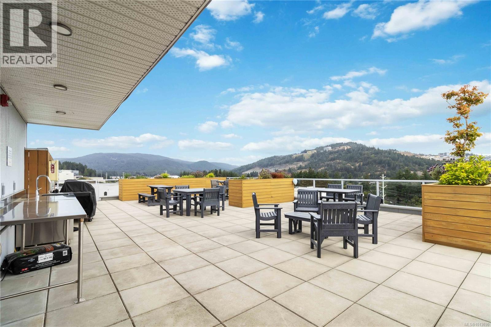 310 1311 Lakepoint Way, Langford