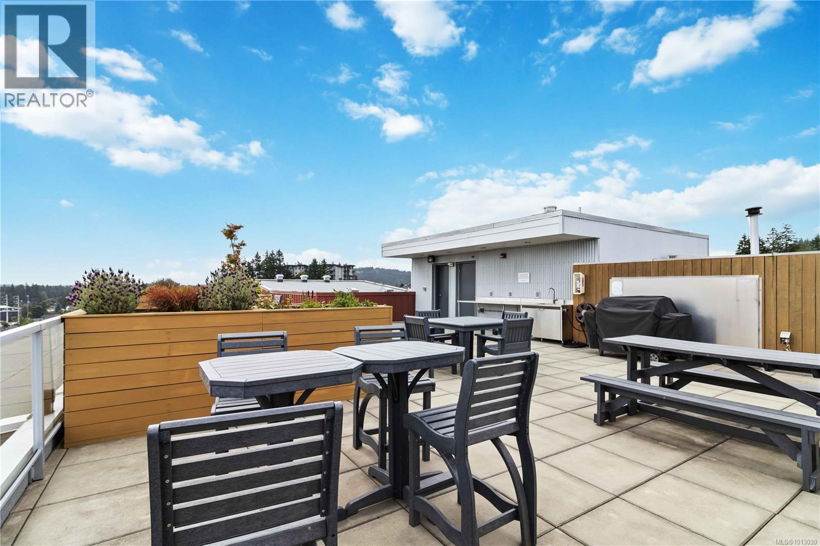 310 1311 Lakepoint Way, Langford