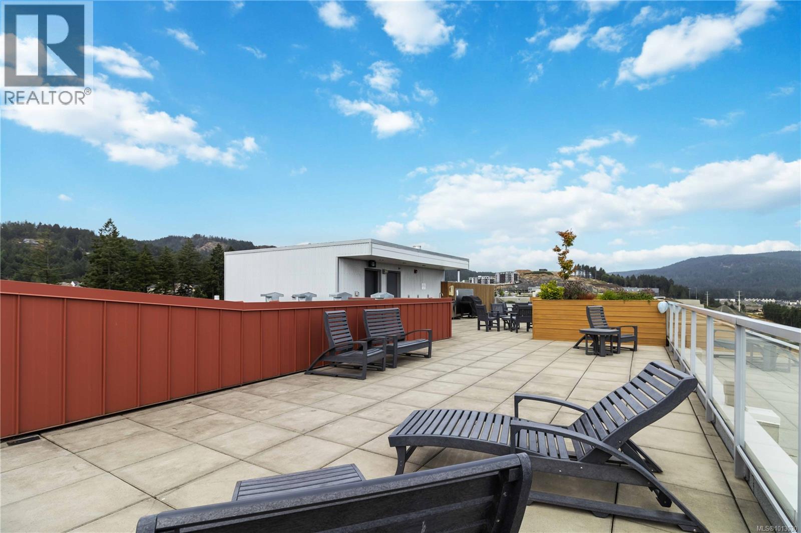 310 1311 Lakepoint Way, Langford