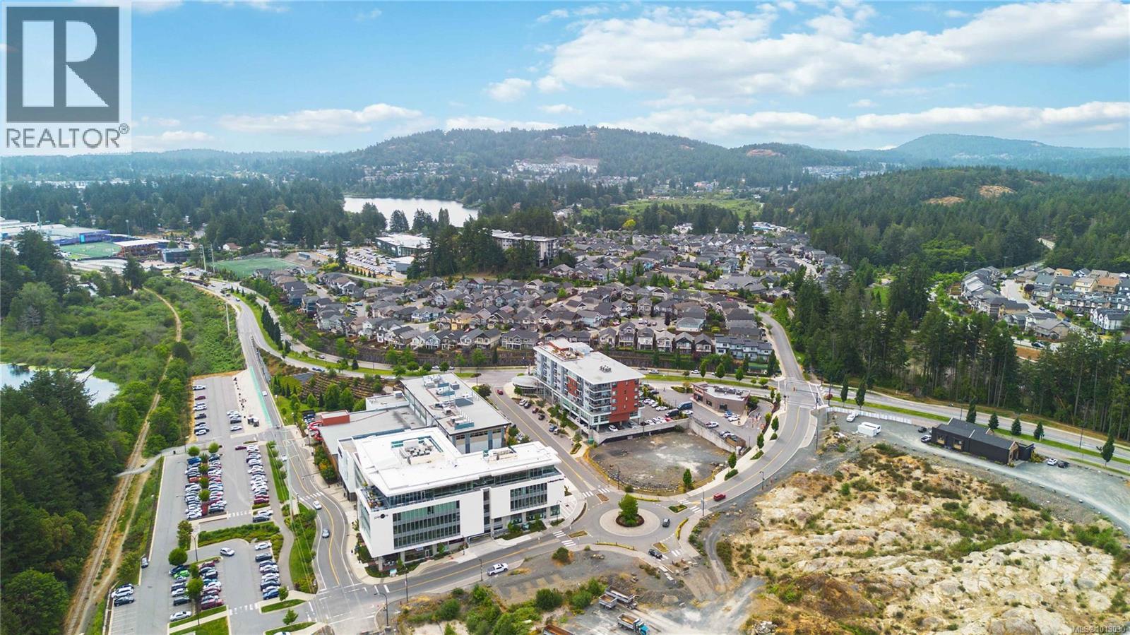 310 1311 Lakepoint Way, Langford