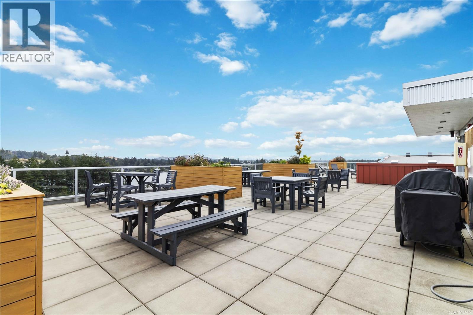 310 1311 Lakepoint Way, Langford