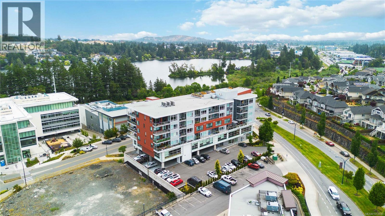 310 1311 Lakepoint Way, Langford