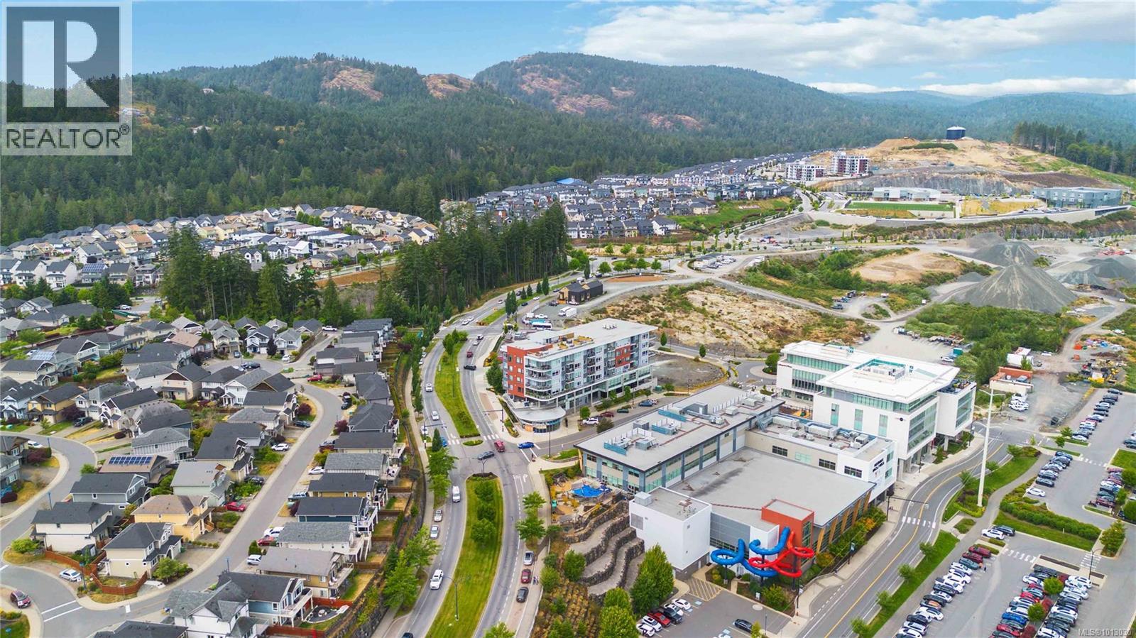 310 1311 Lakepoint Way, Langford