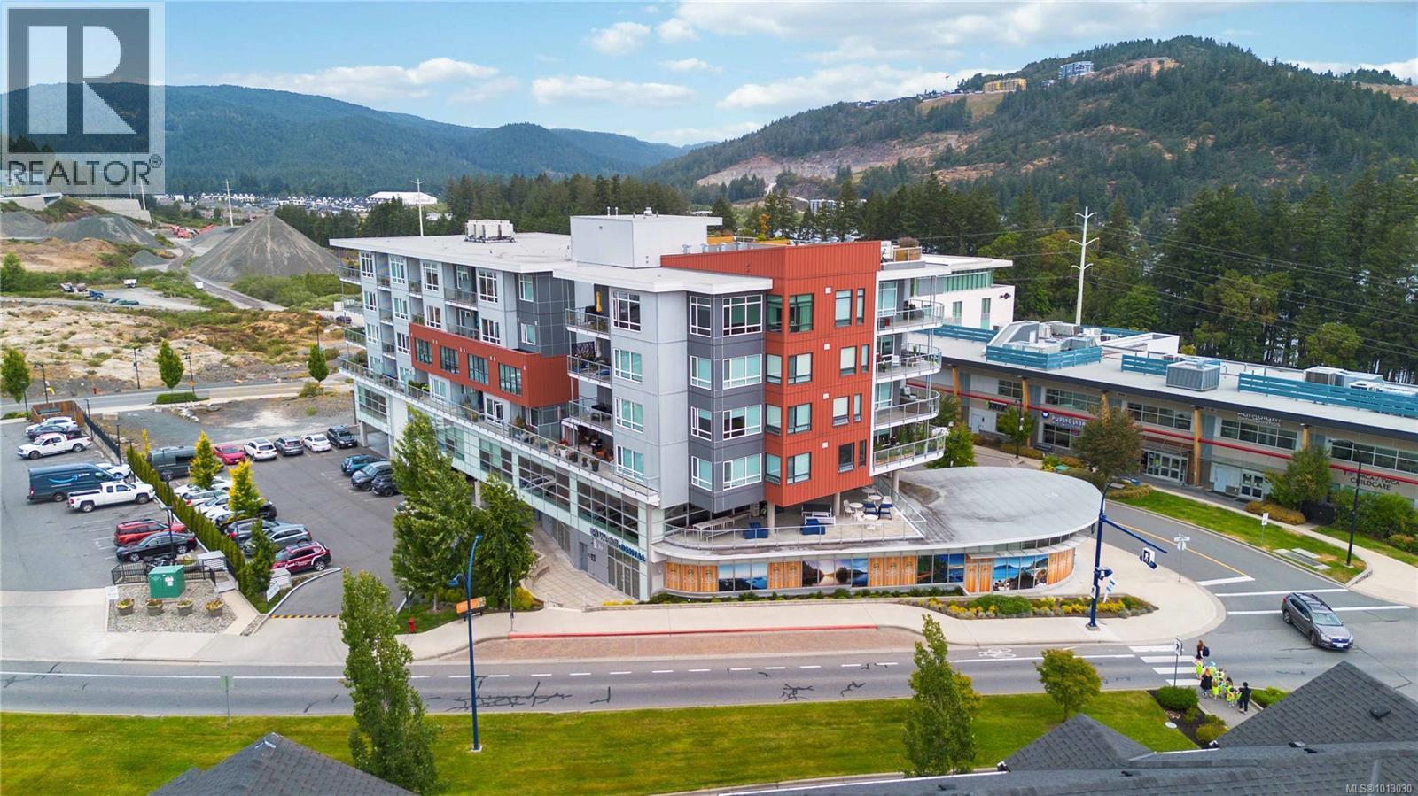 310 1311 Lakepoint Way, Langford