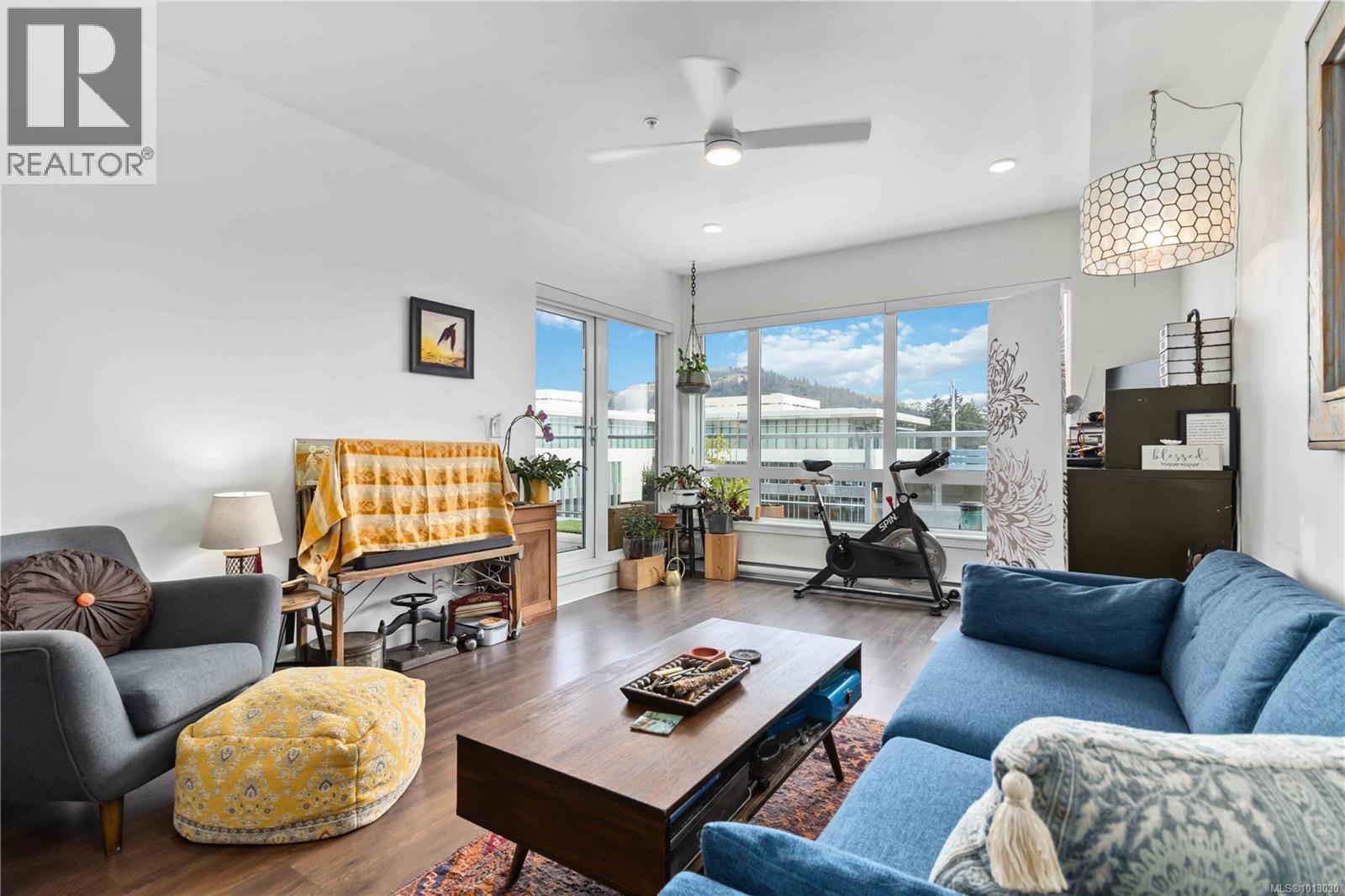 310 1311 Lakepoint Way, Langford