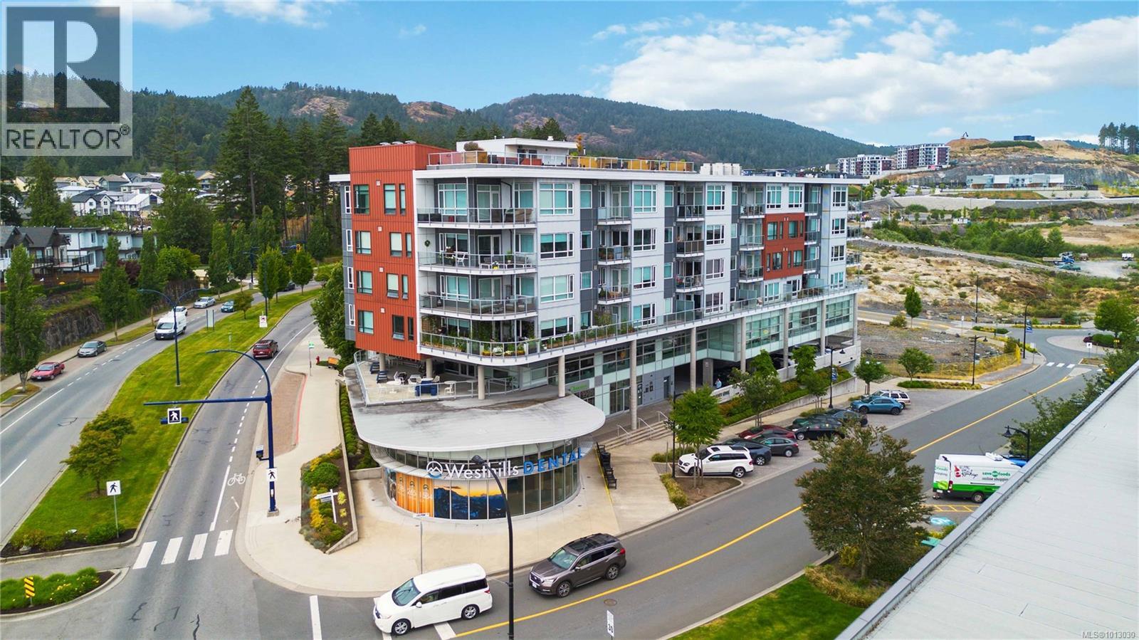 310 1311 Lakepoint Way, Langford