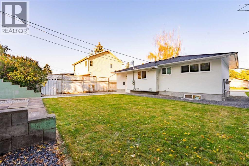 Single Family House Bungalow for Sale in  Henefer Road SW Haysboro Calgary 