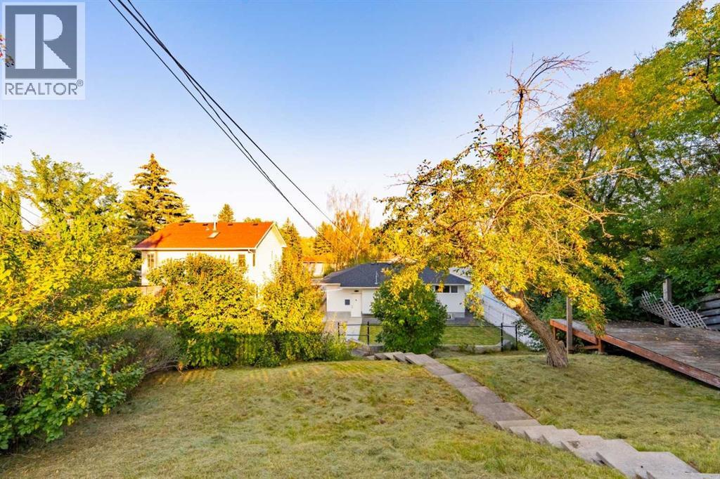 Single Family House Bungalow for Sale in  Henefer Road SW Haysboro Calgary 