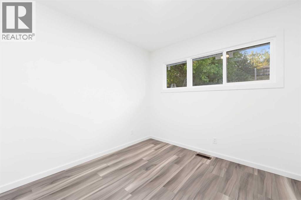 Single Family House Bungalow for Sale in  Henefer Road SW Haysboro Calgary 