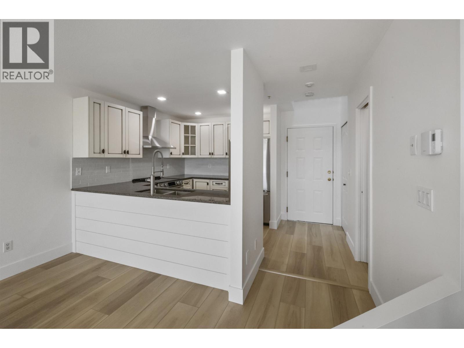 209 22356 MCINTOSH AVENUE, Maple Ridge