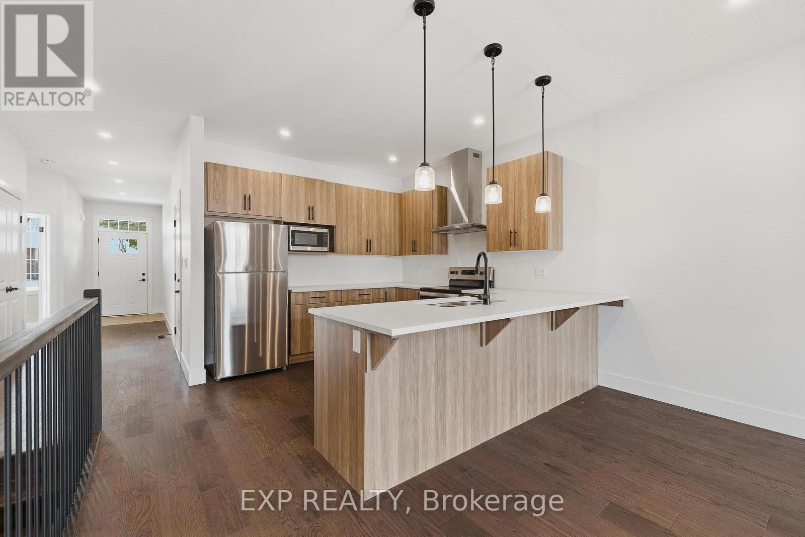 4 ELGIN STREET W - 9