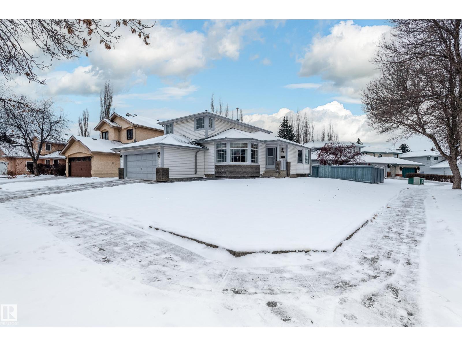 31 HARWOOD DR, St. Albert