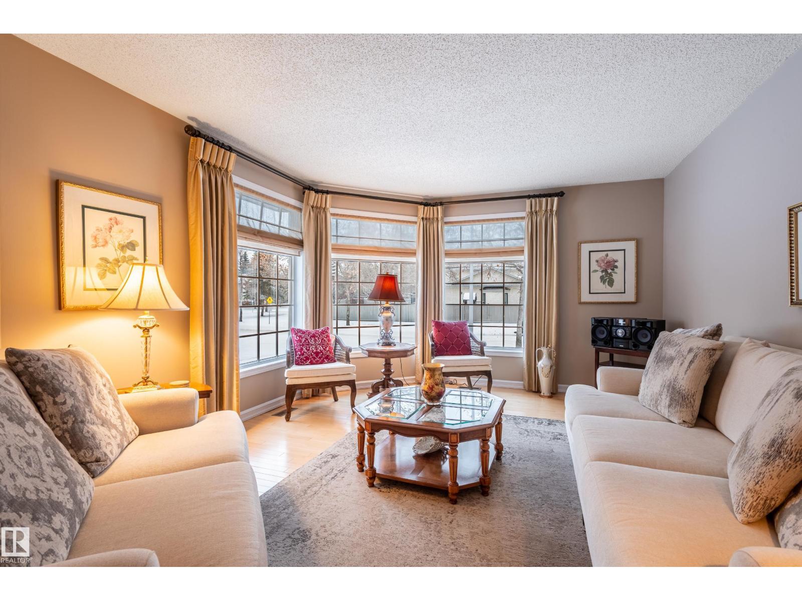 31 HARWOOD DR, St. Albert