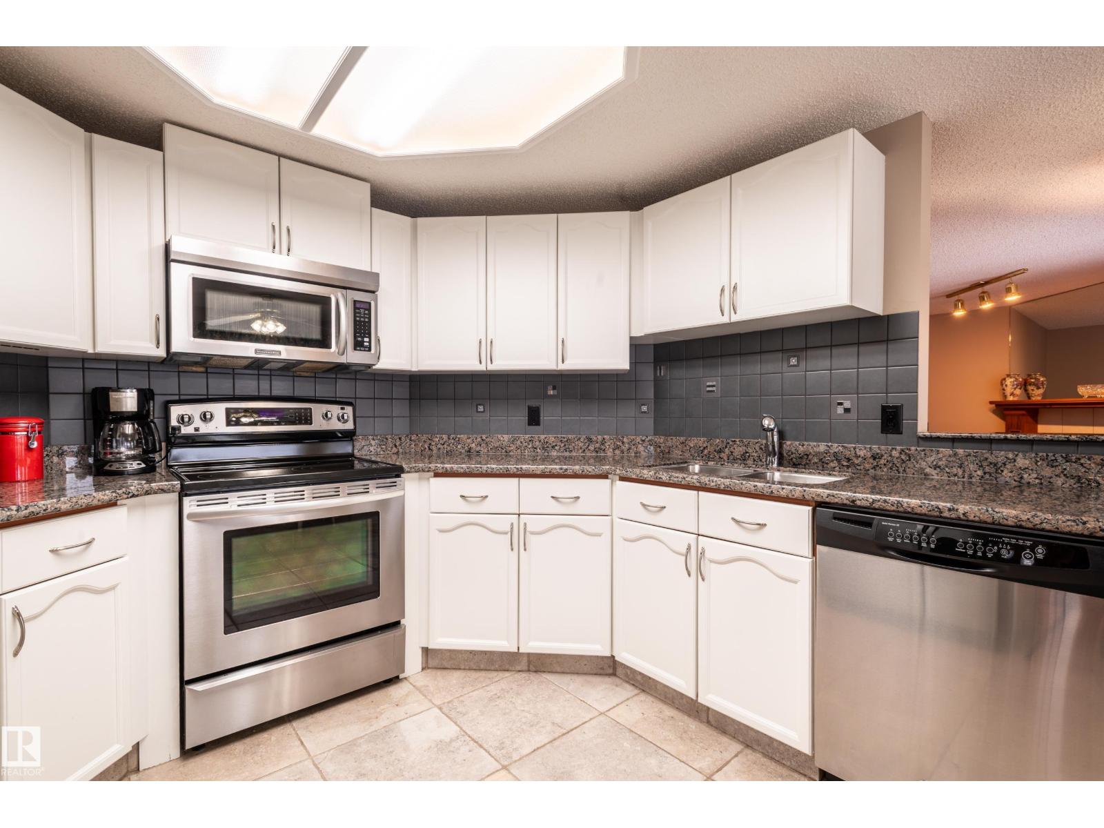 31 HARWOOD DR, St. Albert