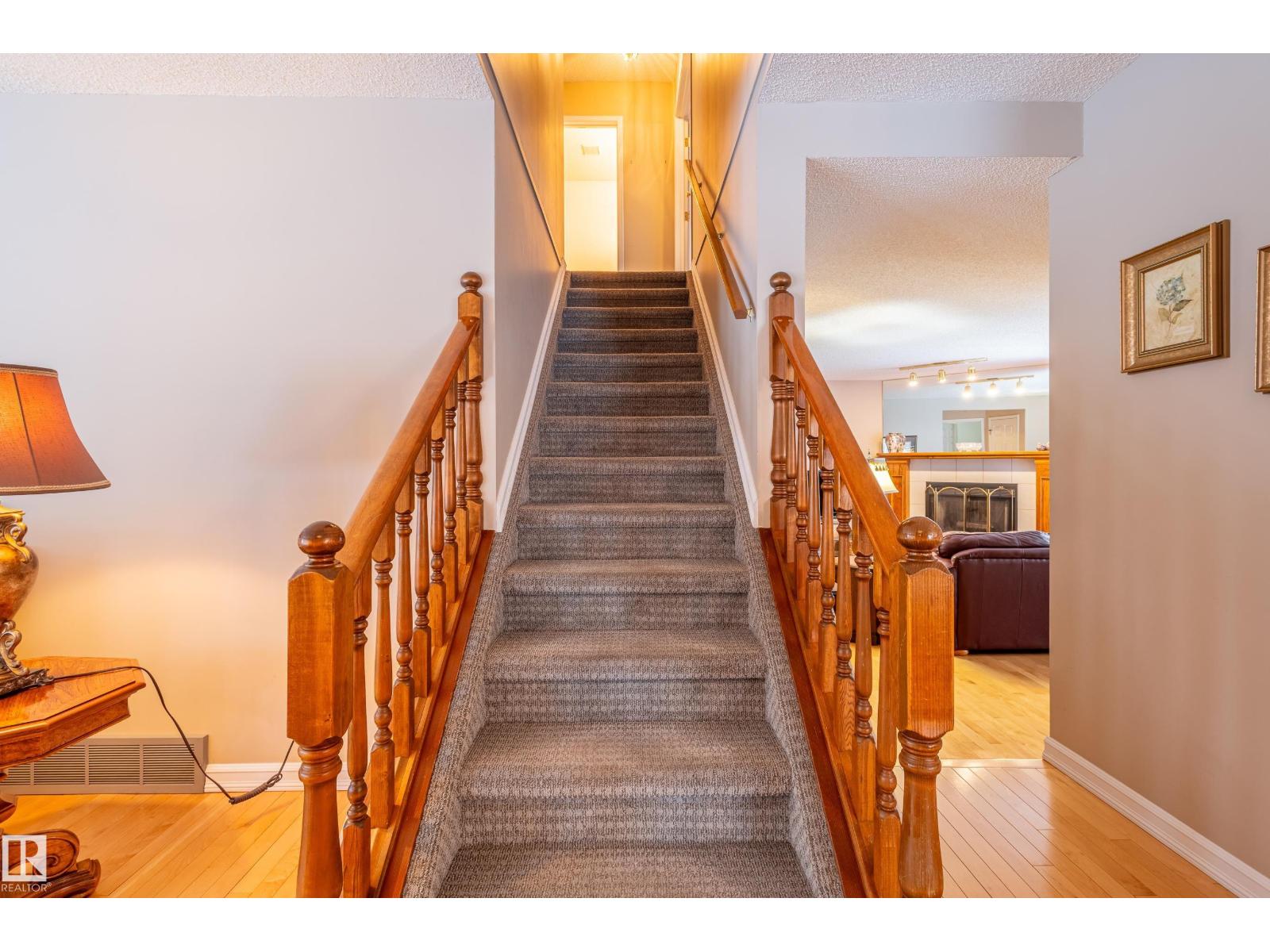 31 HARWOOD DR, St. Albert