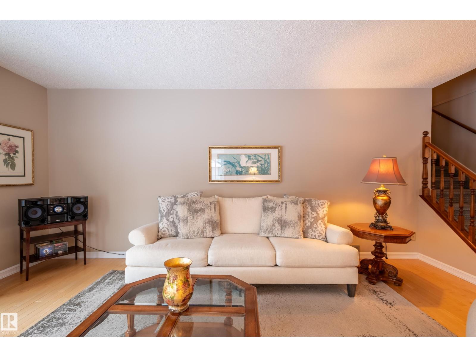 31 HARWOOD DR, St. Albert