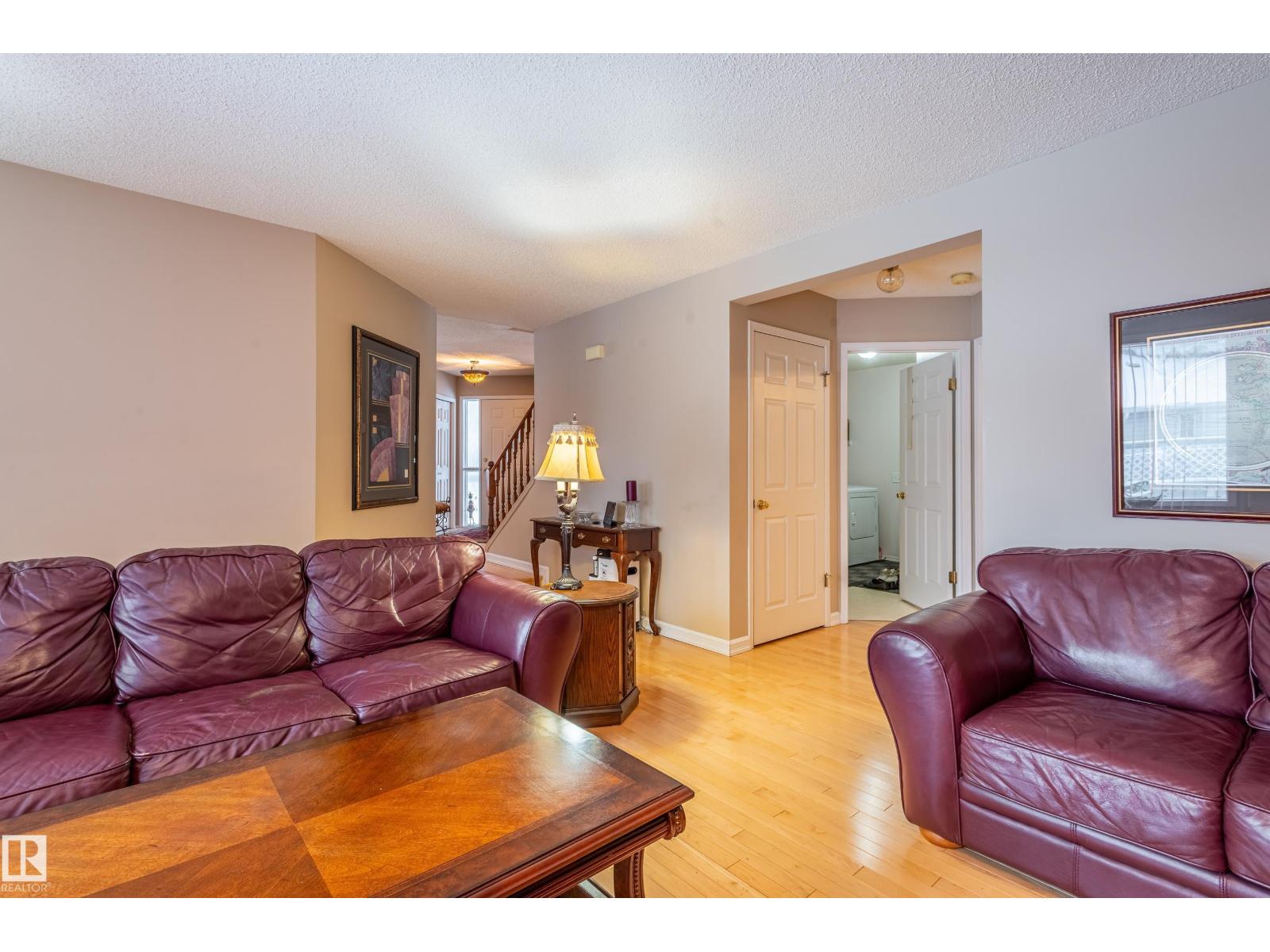 31 HARWOOD DR, St. Albert