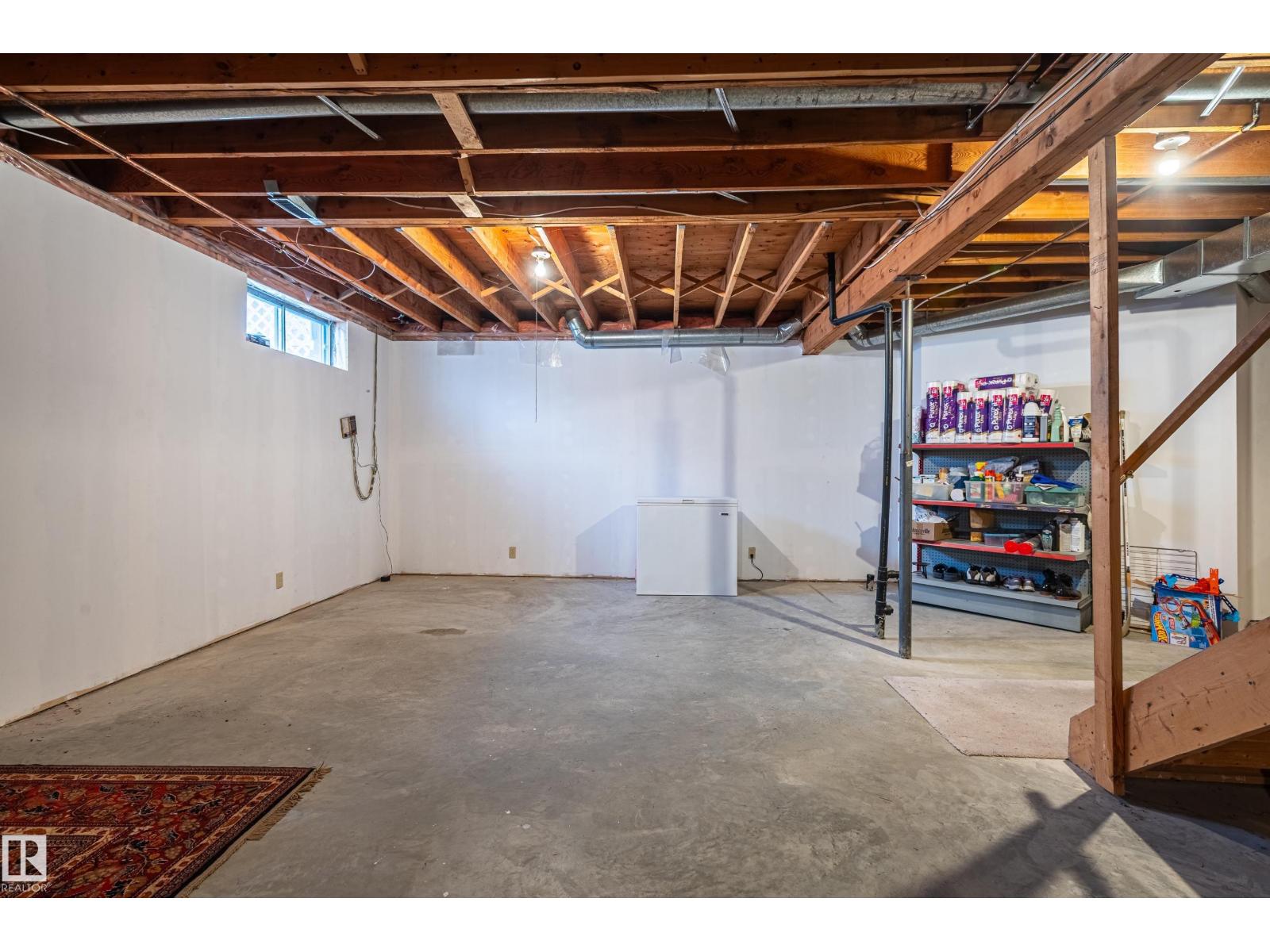 31 HARWOOD DR, St. Albert