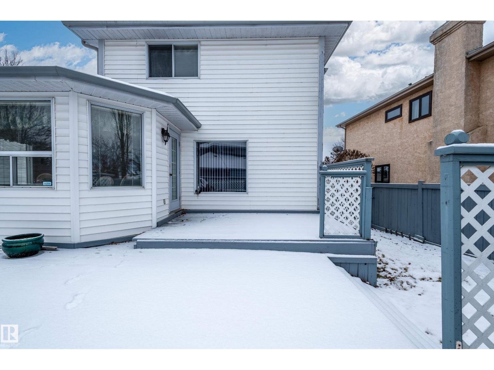 31 HARWOOD DR, St. Albert