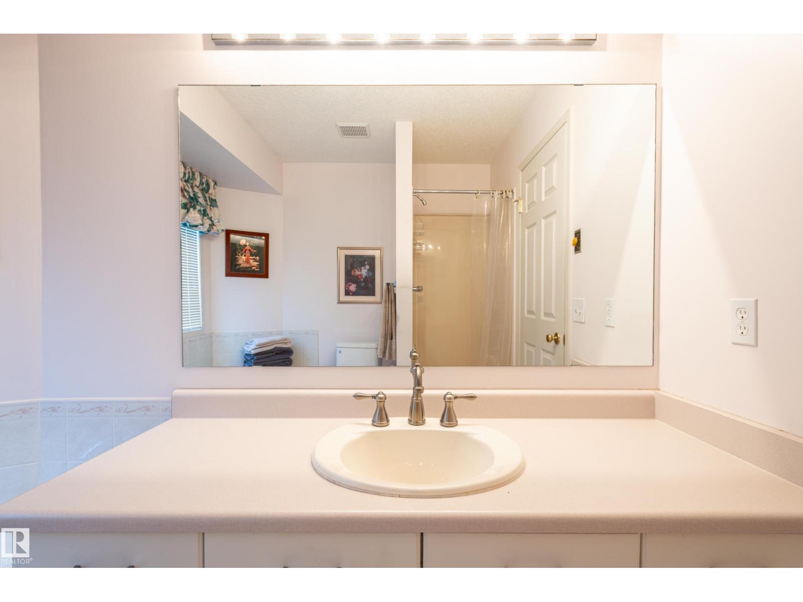 31 HARWOOD DR, St. Albert