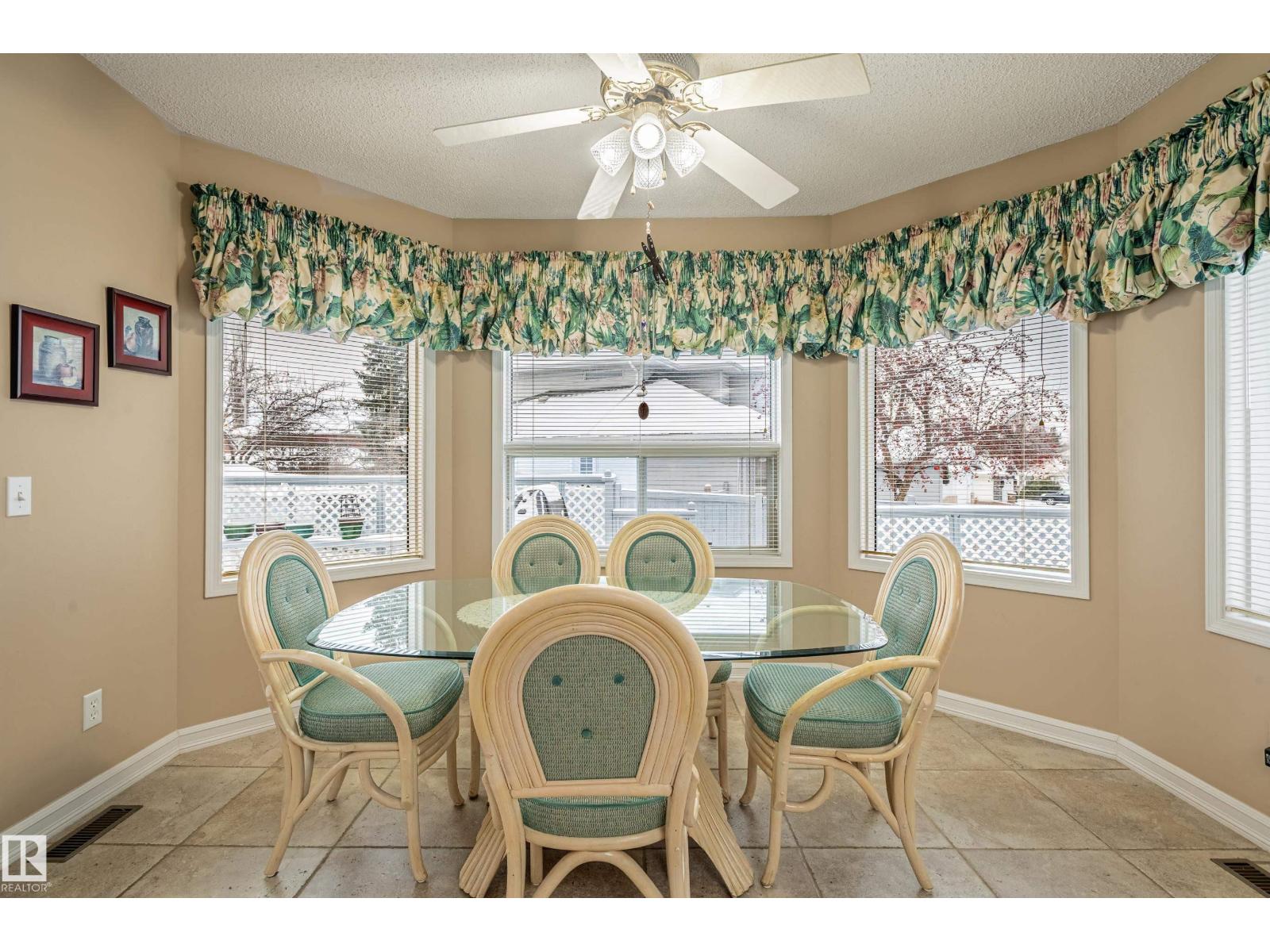 31 HARWOOD DR, St. Albert