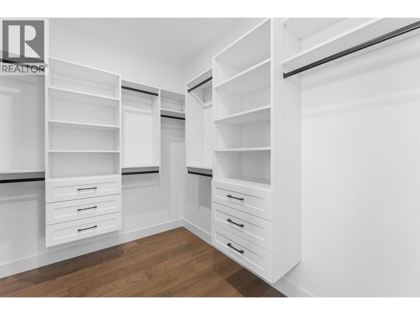  1363 Vineyard Drive, West Kelowna