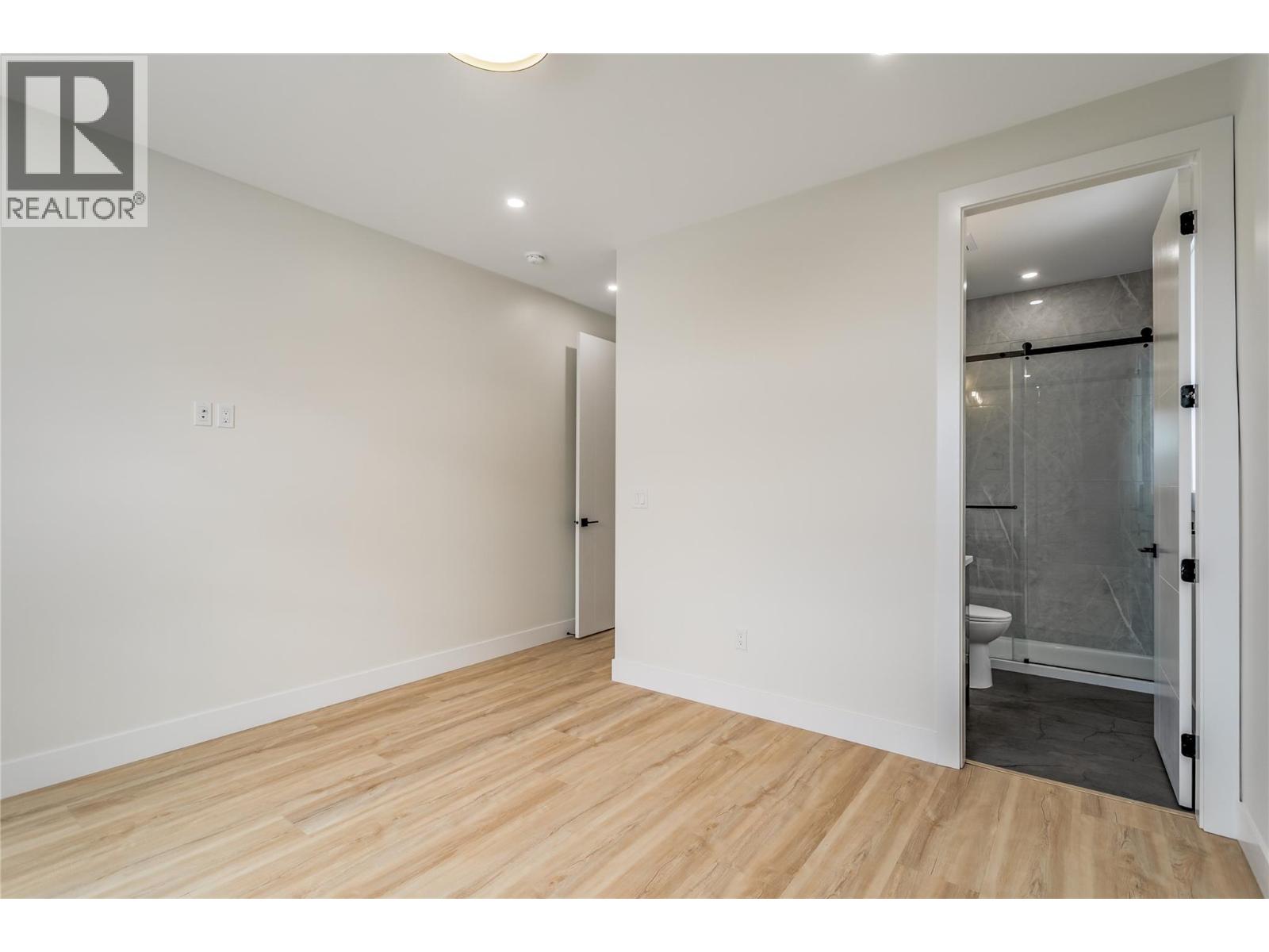  1136 Hume Avenue, Kelowna