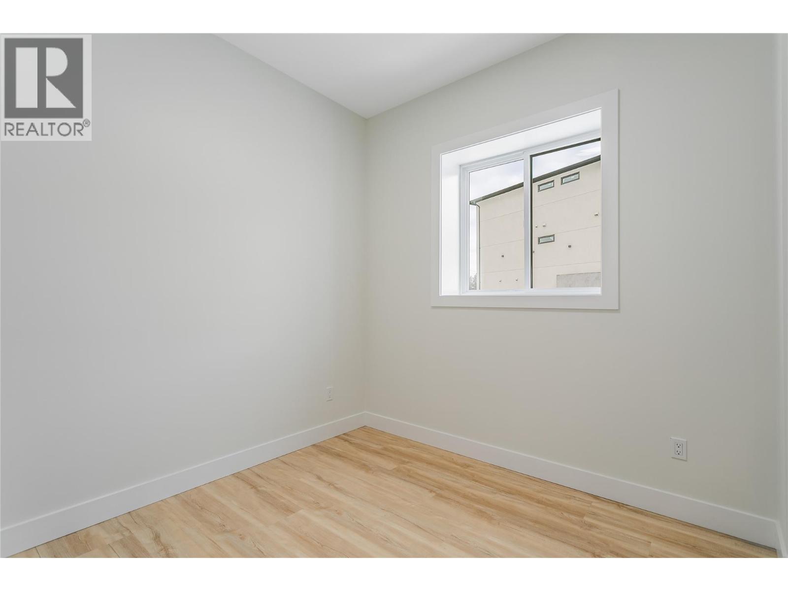  1136 Hume Avenue, Kelowna