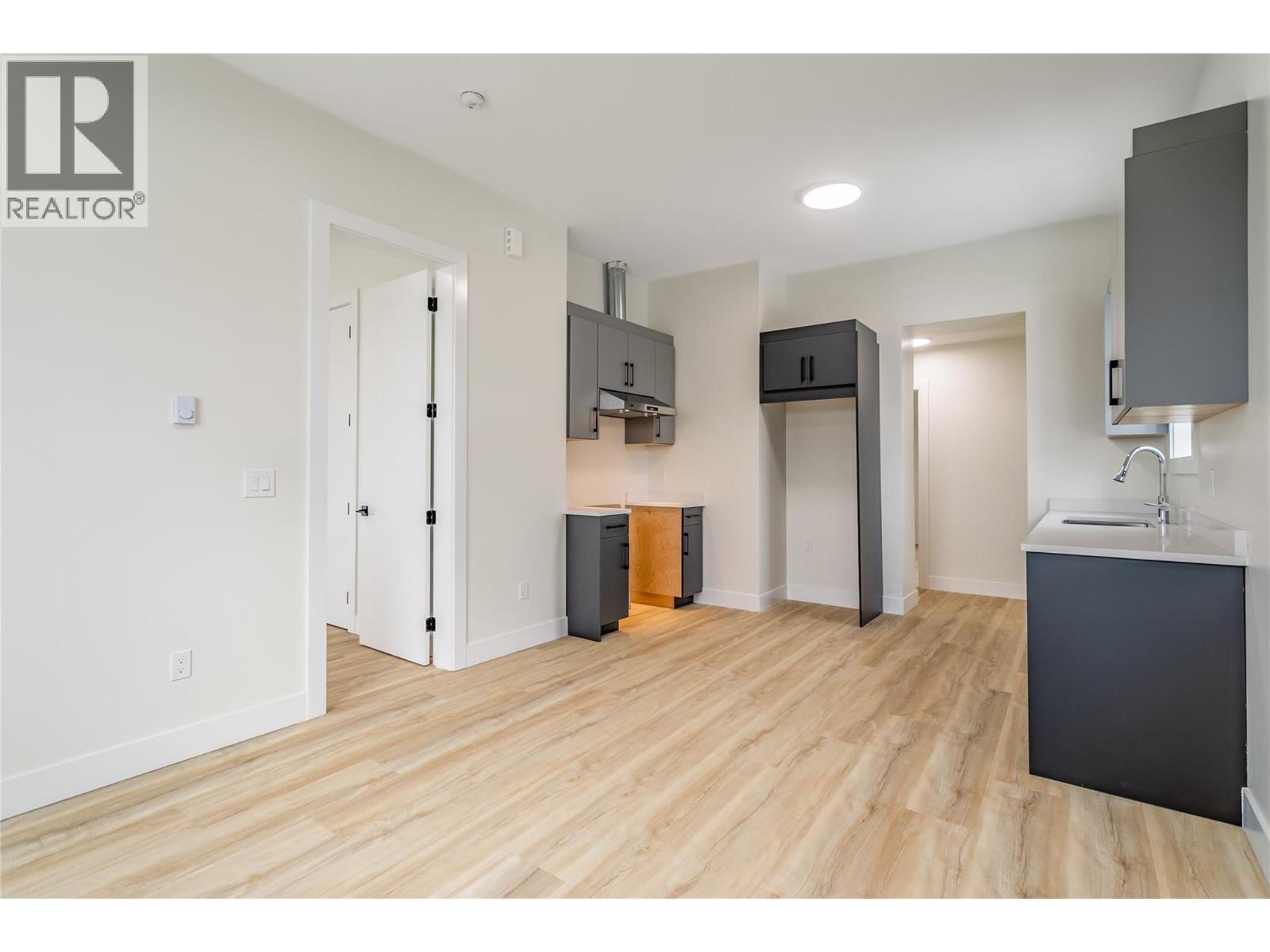  1136 Hume Avenue, Kelowna