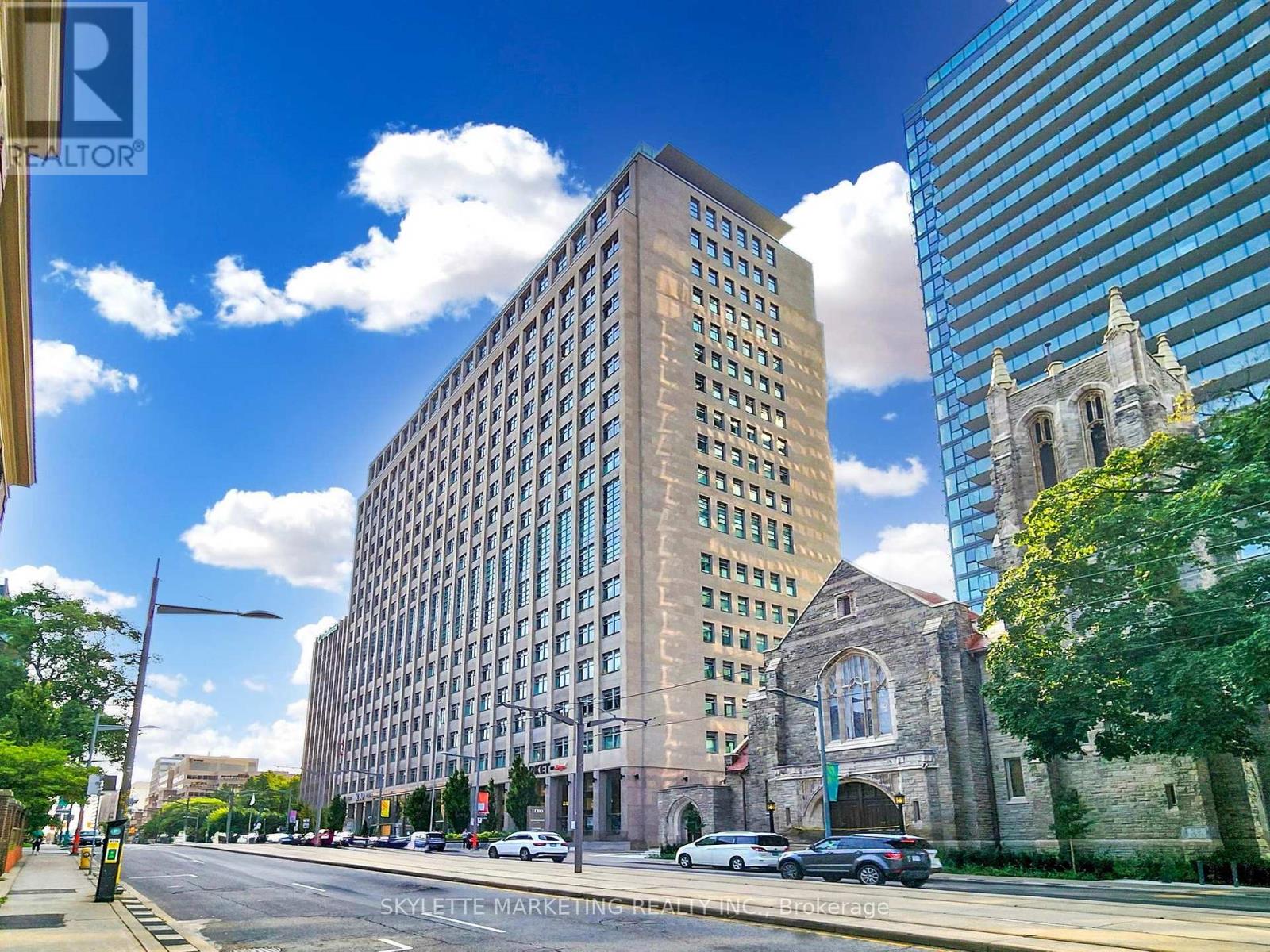 111 St Clair Avenue West 1128