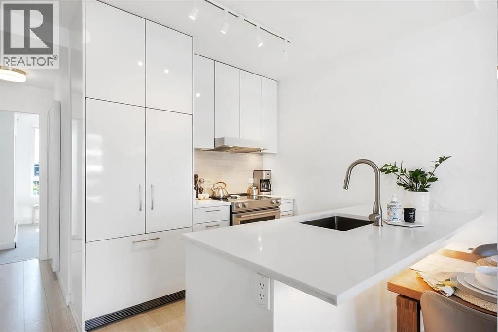 410 711 W 14TH STREET, North Vancouver