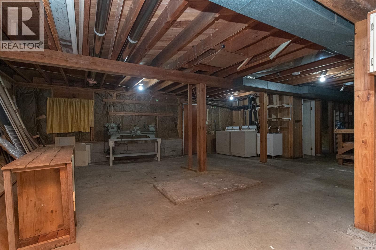 2834 Aldwynd Rd, Langford