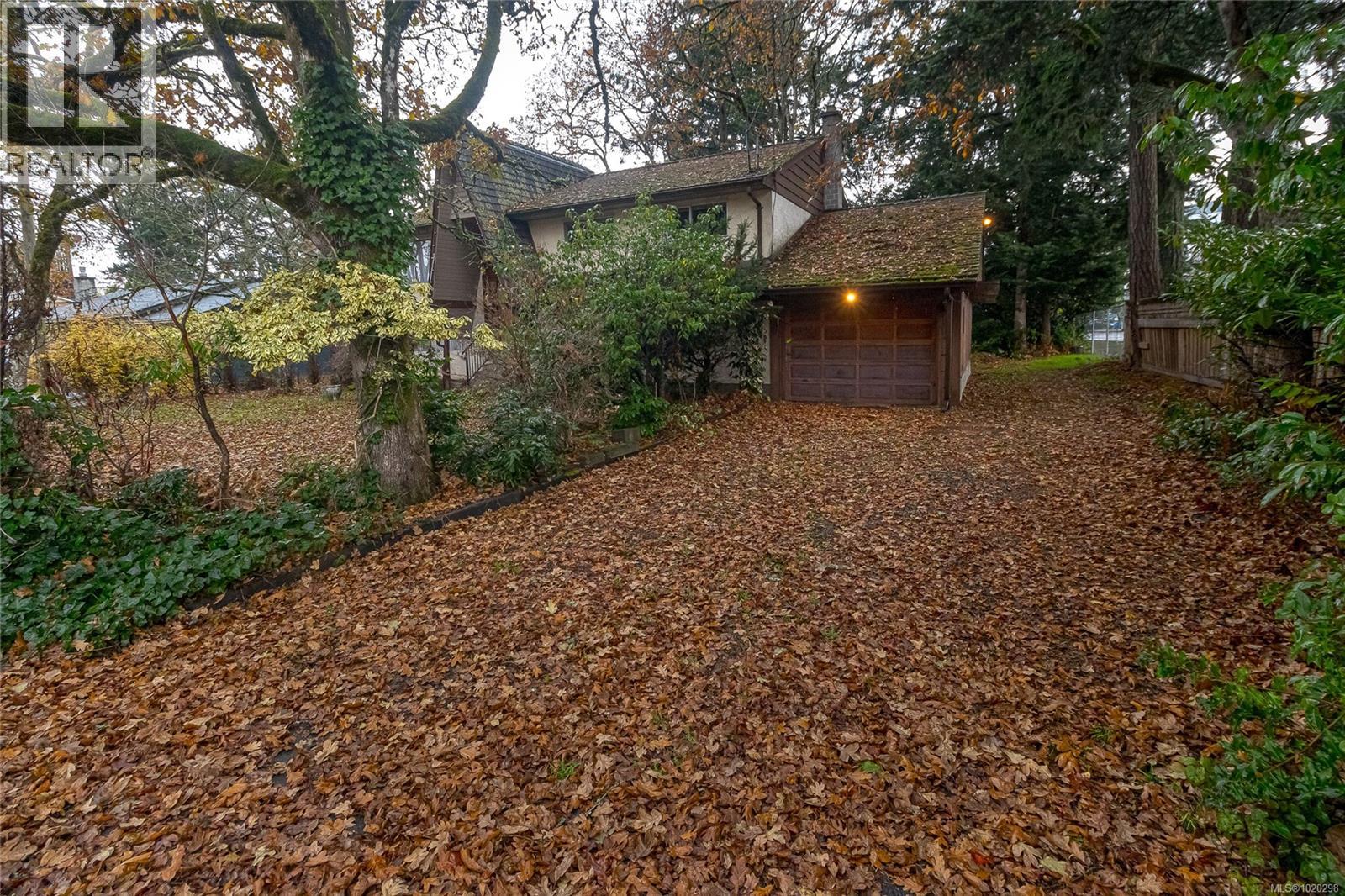 2834 Aldwynd Rd, Langford