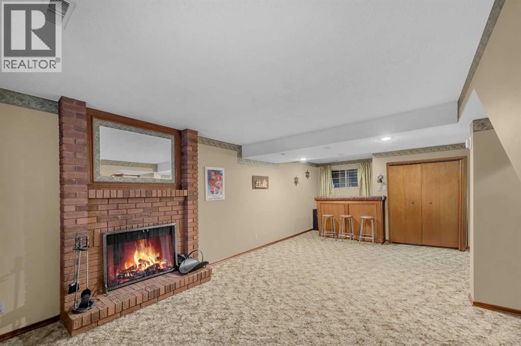 Single Family House Bi-level for Sale in  Berwick Close NW Beddington Heights Calgary 